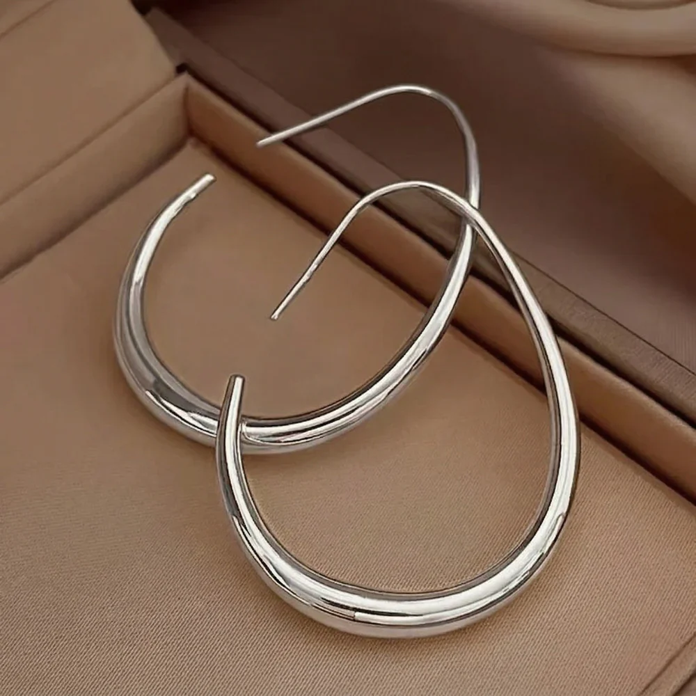 Antique Gold Hoop Earrings | Gold - Image 2