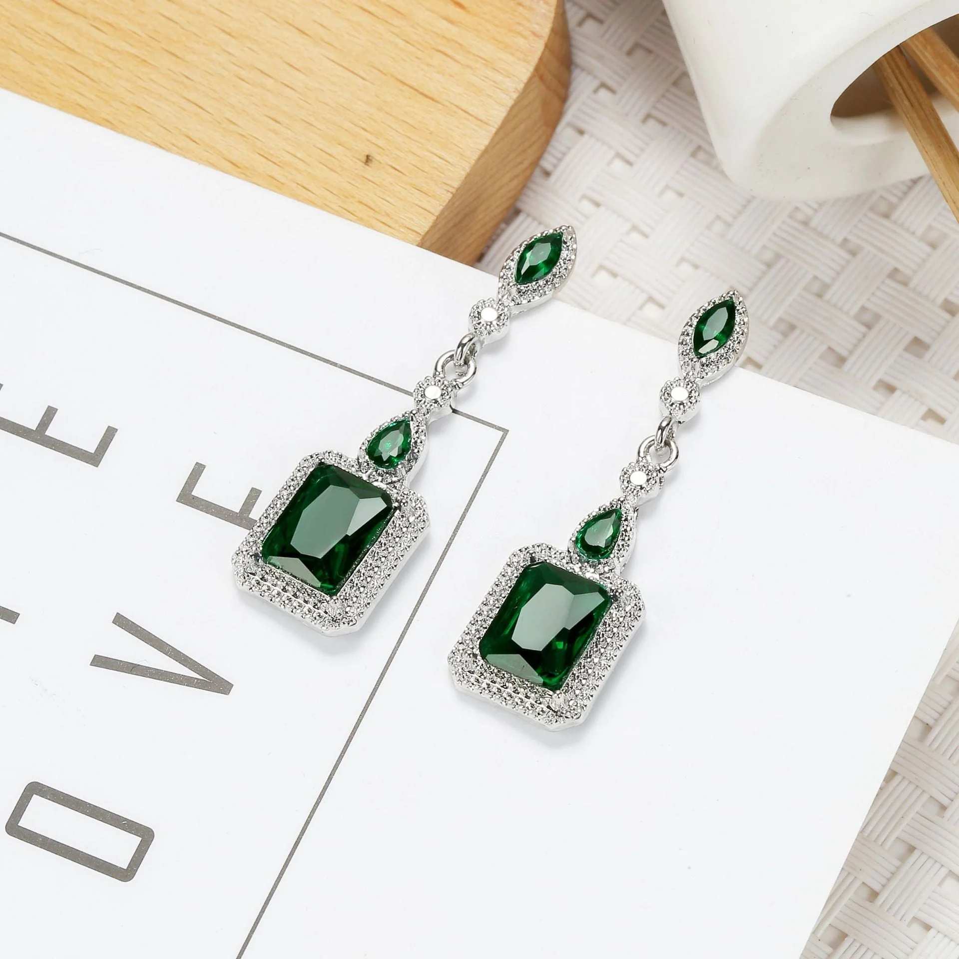 Clarion Verdancia Earrings | White Gold - Image 3