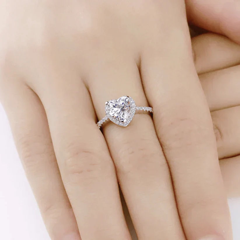 Coralia Amouré Ring | White Gold - Image 2