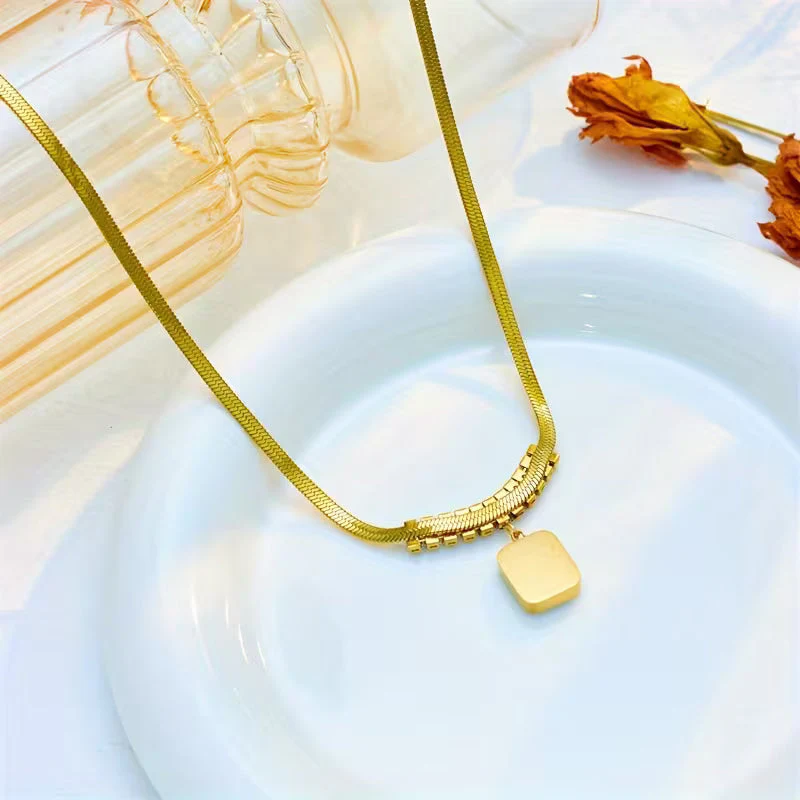 Regalia Prism Emerald Necklace | Gold - Image 3