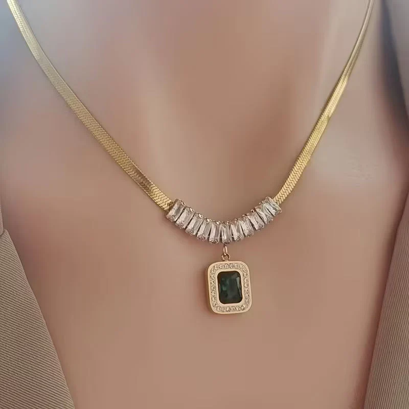 Regalia Prism Emerald Necklace | Gold - Image 4
