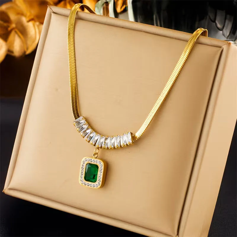 Regalia Prism Emerald Necklace | Gold - Image 5
