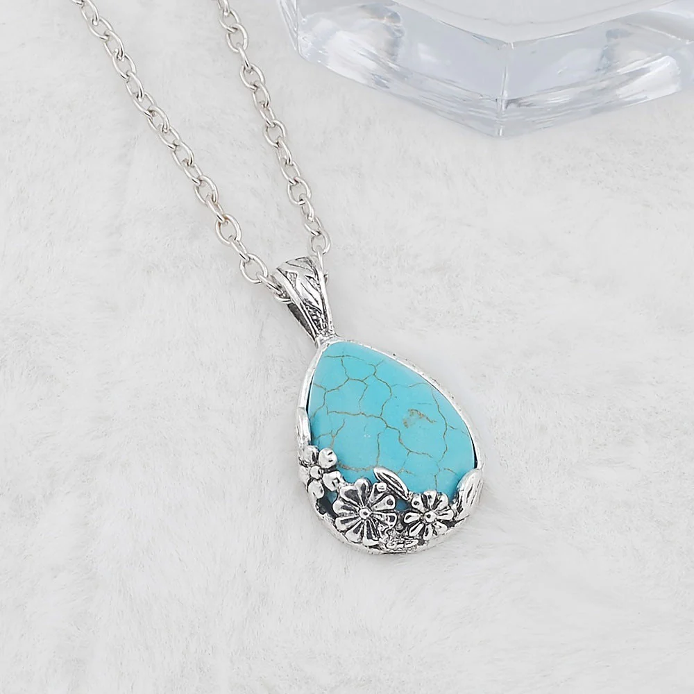 Serelle Ornament Pendant Necklace | White Gold - Image 3