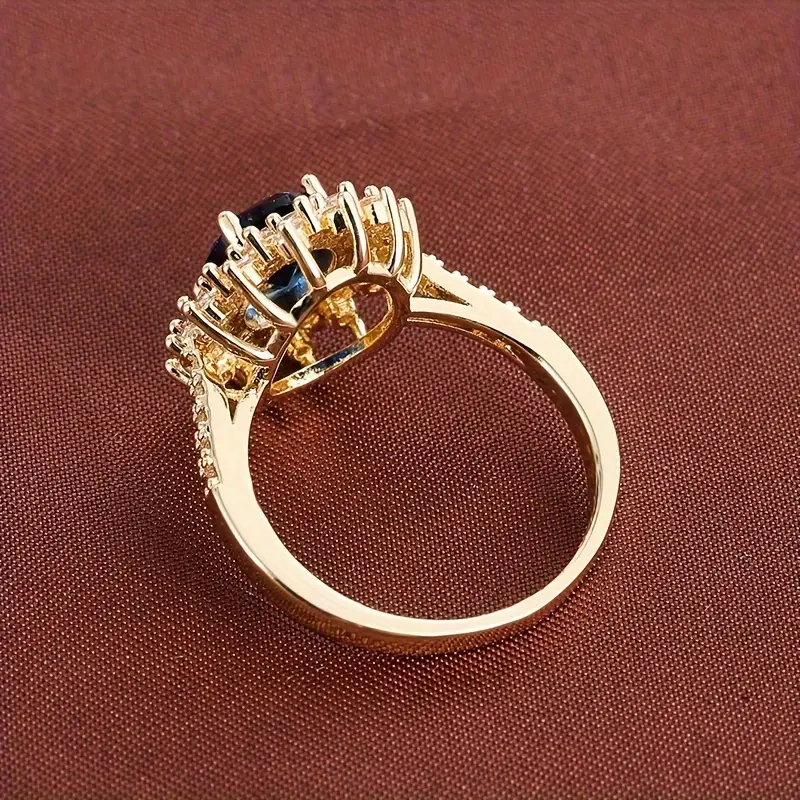 Vionne Saphirae Ring | Gold - Image 5